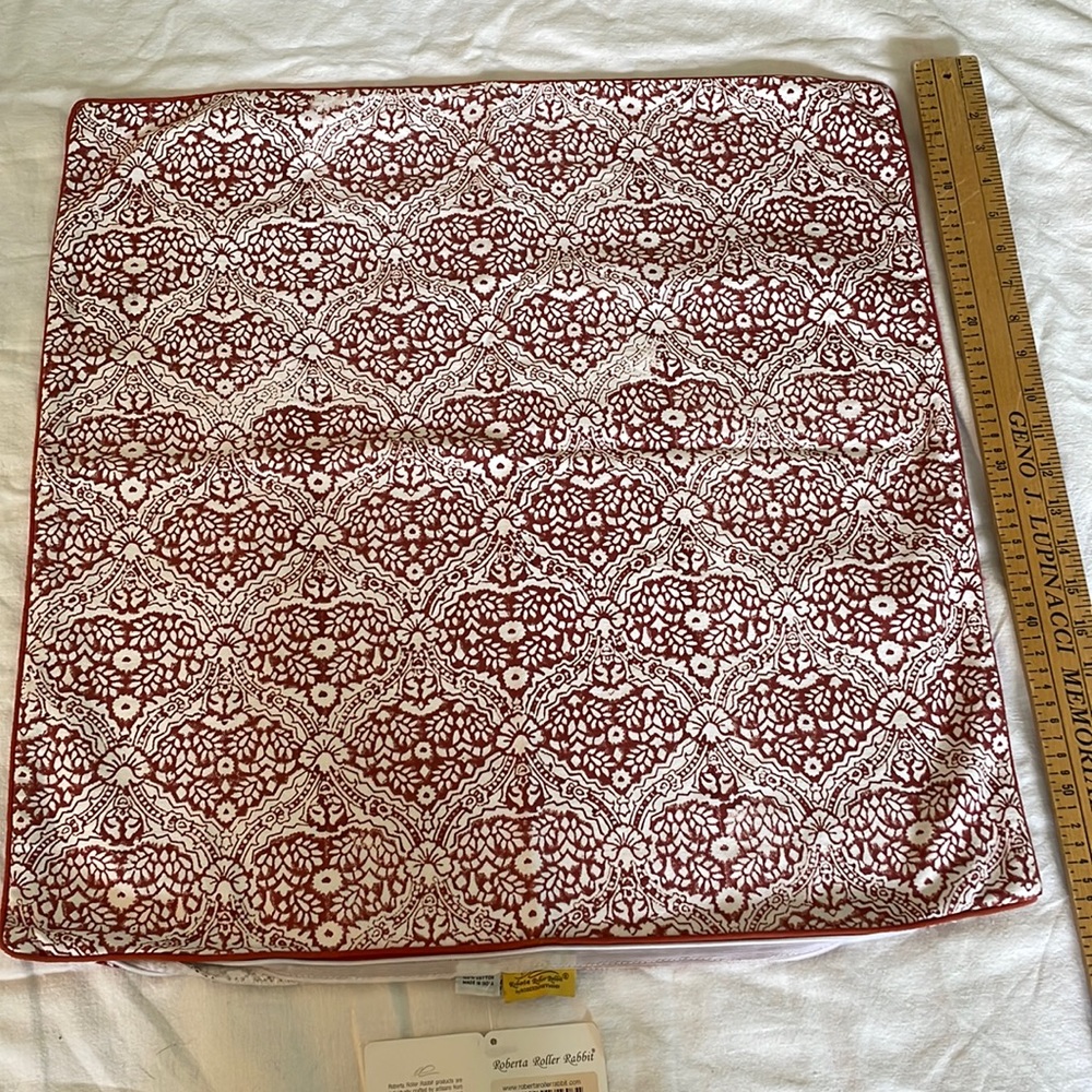 Roberta Roller Rabbit Big Cata pillow cover 22x22